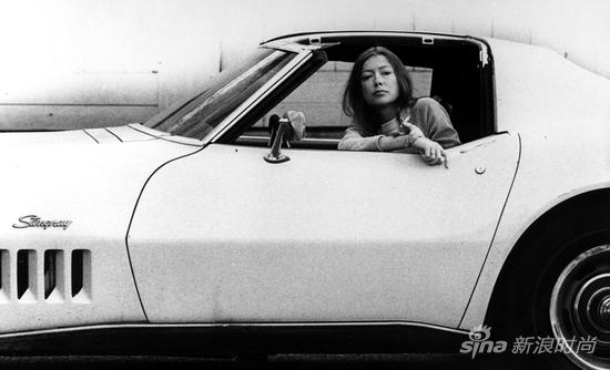 Cline：請(qǐng)來(lái)了奶奶作家Joan Didion